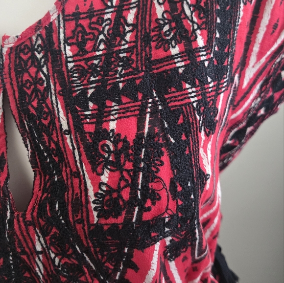 Zara Embroidery Dress - Picture 3 of 8